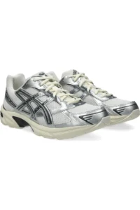Retro Athletic Running Shoe